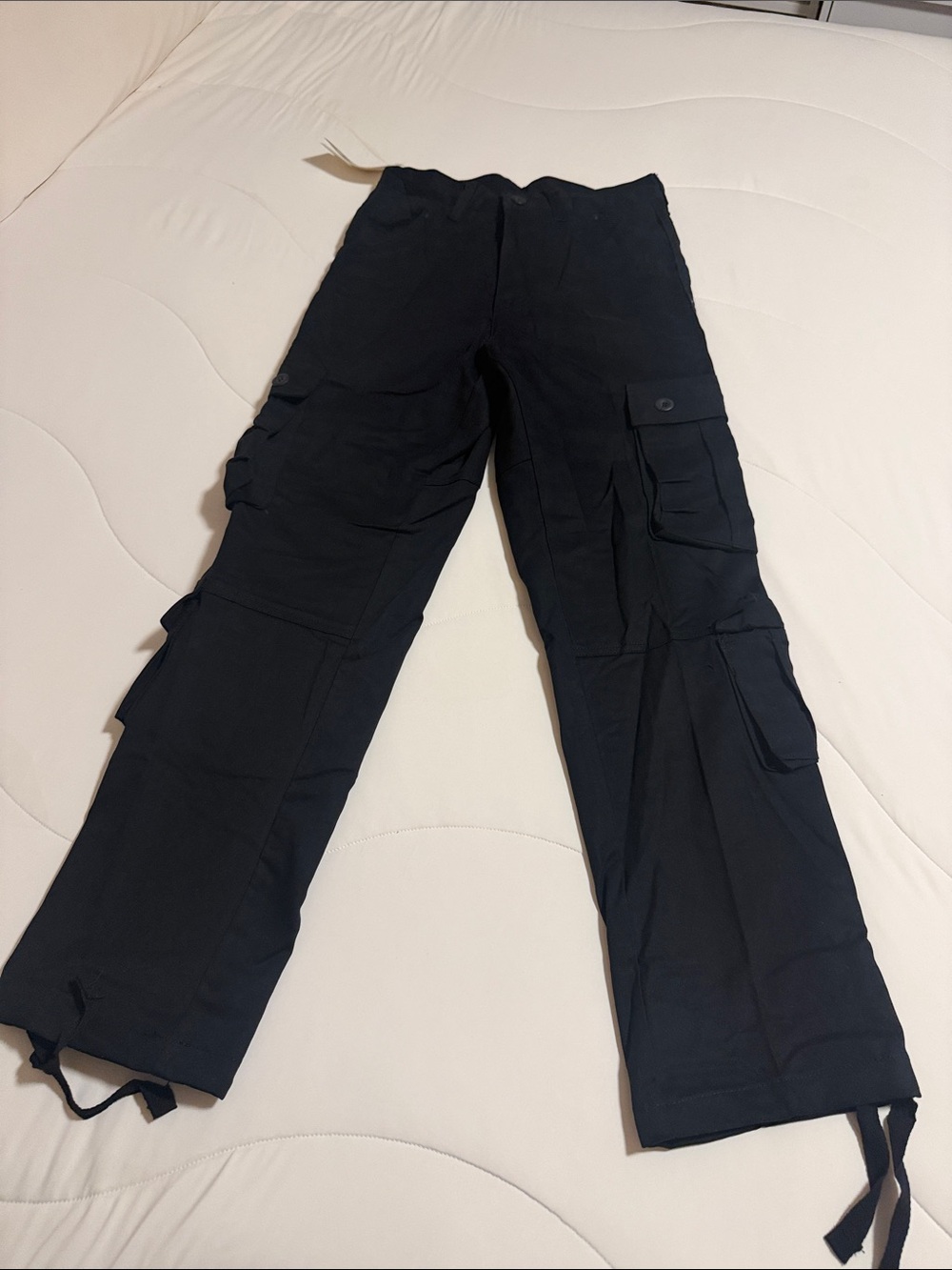 Men's Black Cargo Pants with Multiple Utility Pockets